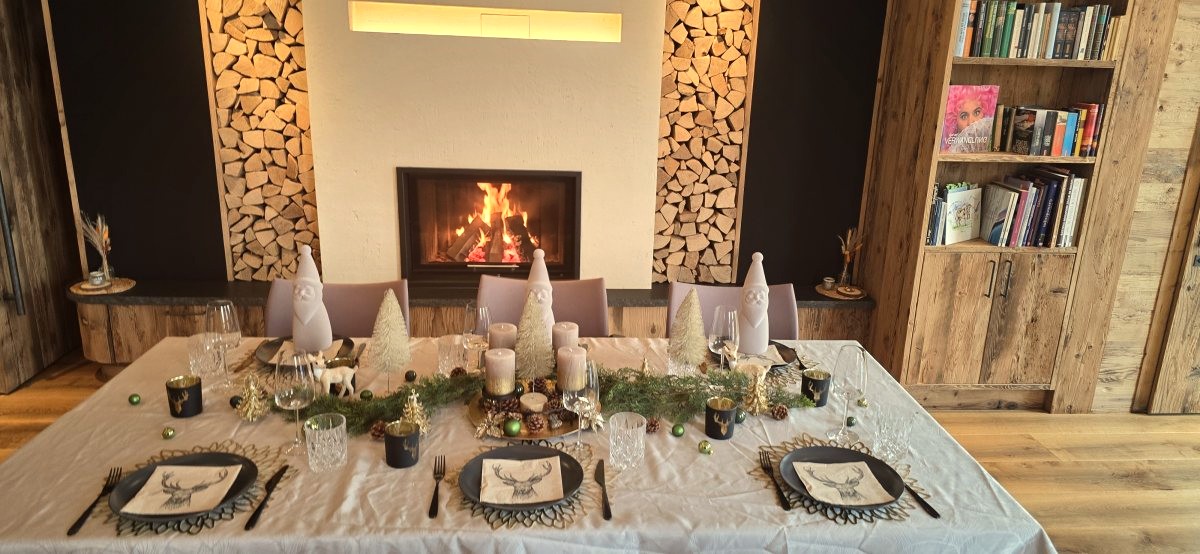 Weihnachtliche Tischdekoration im Chalet O