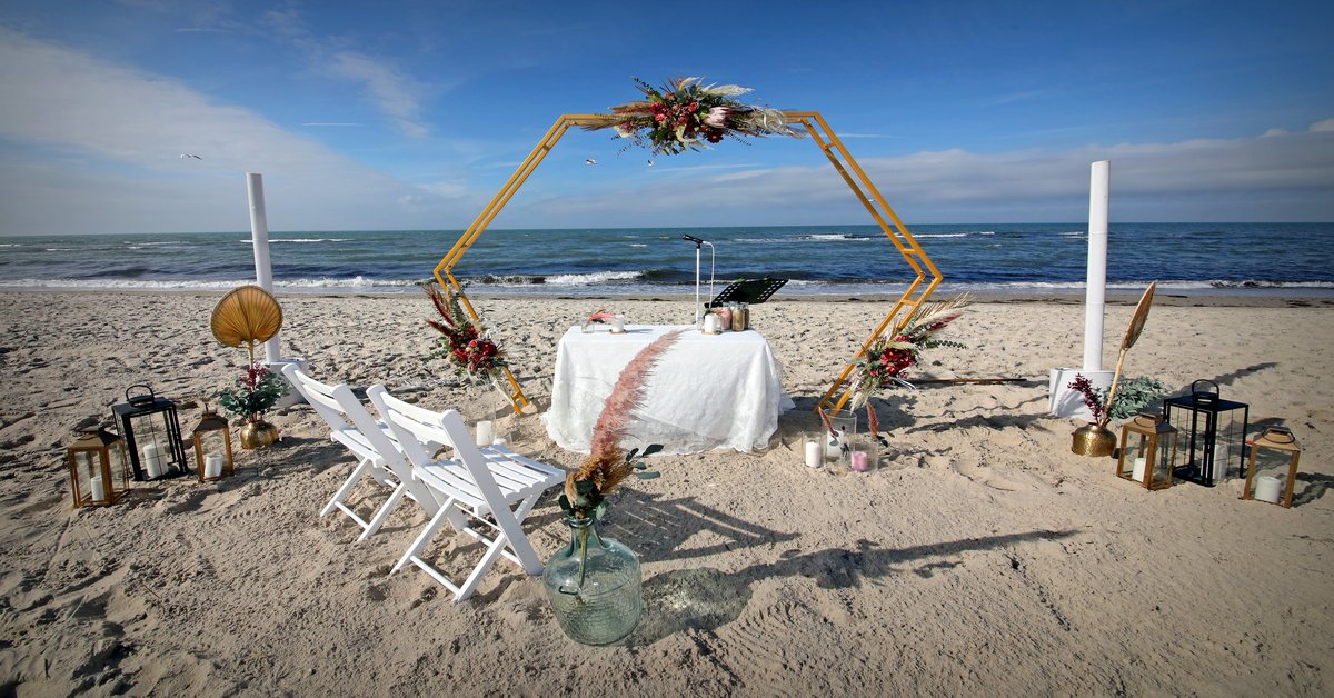Strandhochzeit Setup